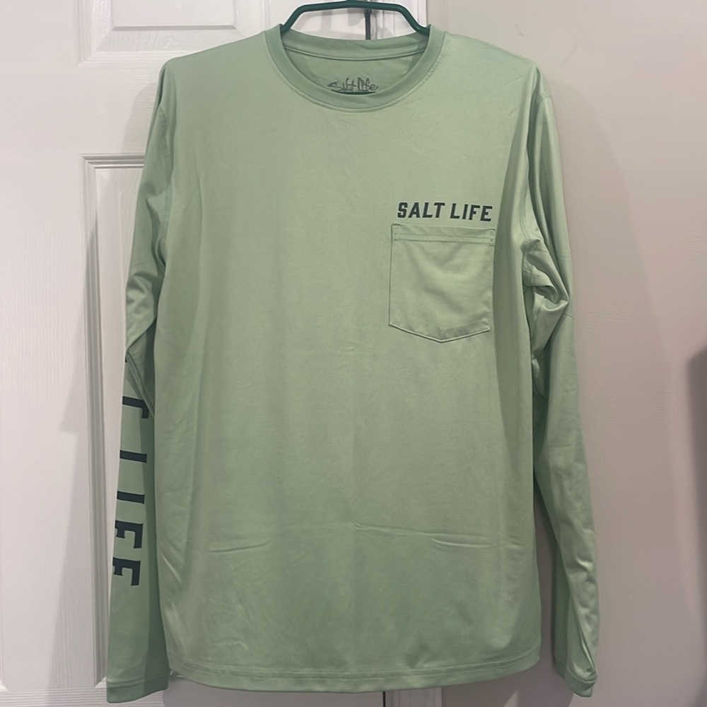 Salt Life Men’s Long Sleeve Rash Guard style shirt- Size S